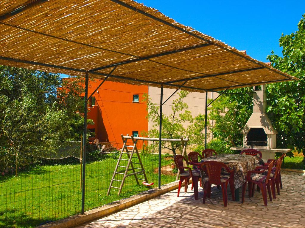 Вилла House Premantura 1096 Экстерьер фото