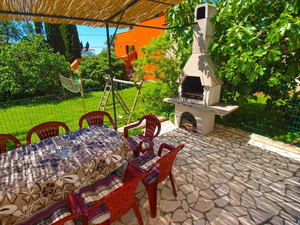 Вилла House Premantura 1096 Экстерьер фото